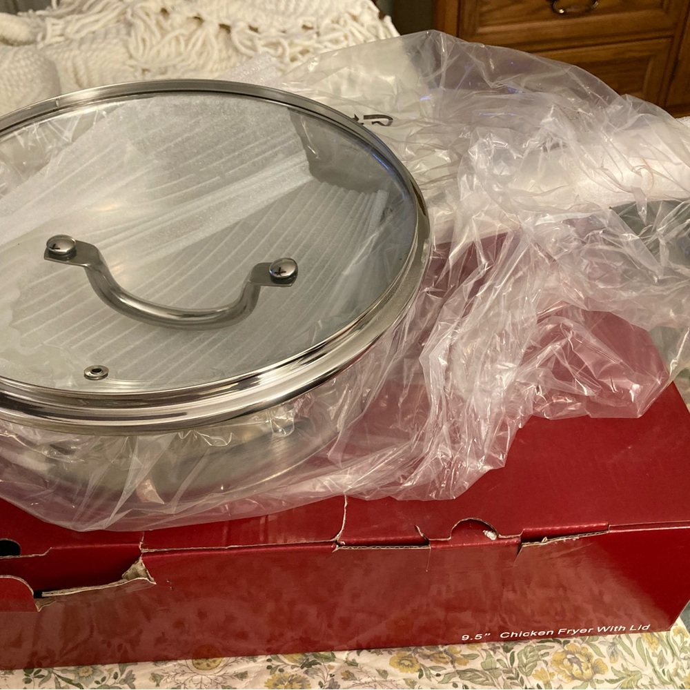 NIB Parini Signature Series Stainless Steel 9.5" Chicken Fryer Pan w/Lid